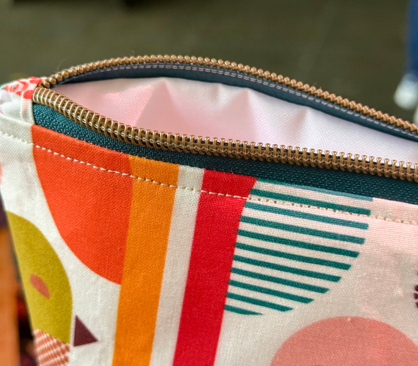 Bauhaus Birds Big Zipper