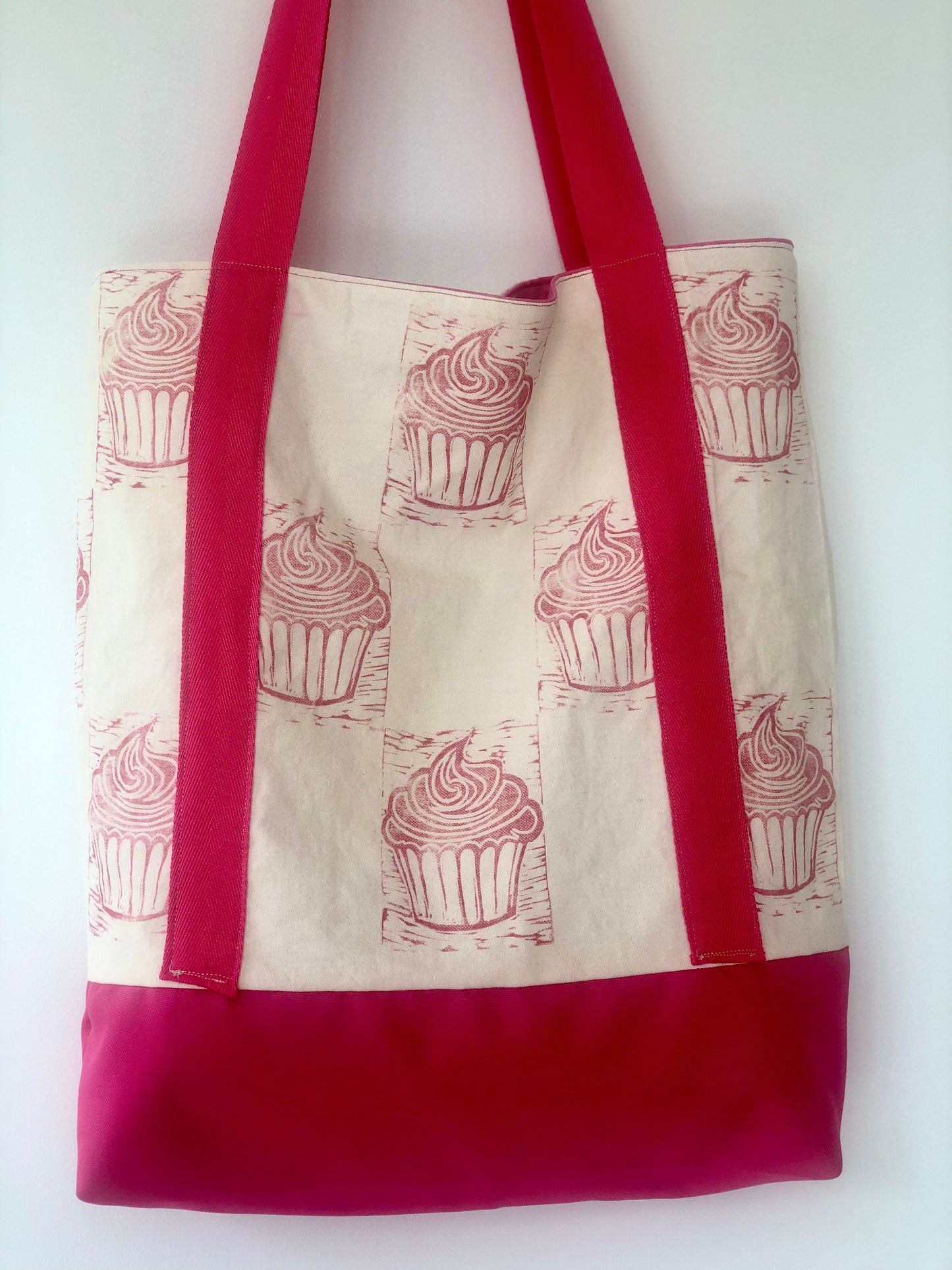 Large Lined Shoulder Bag - Cupcakes Design