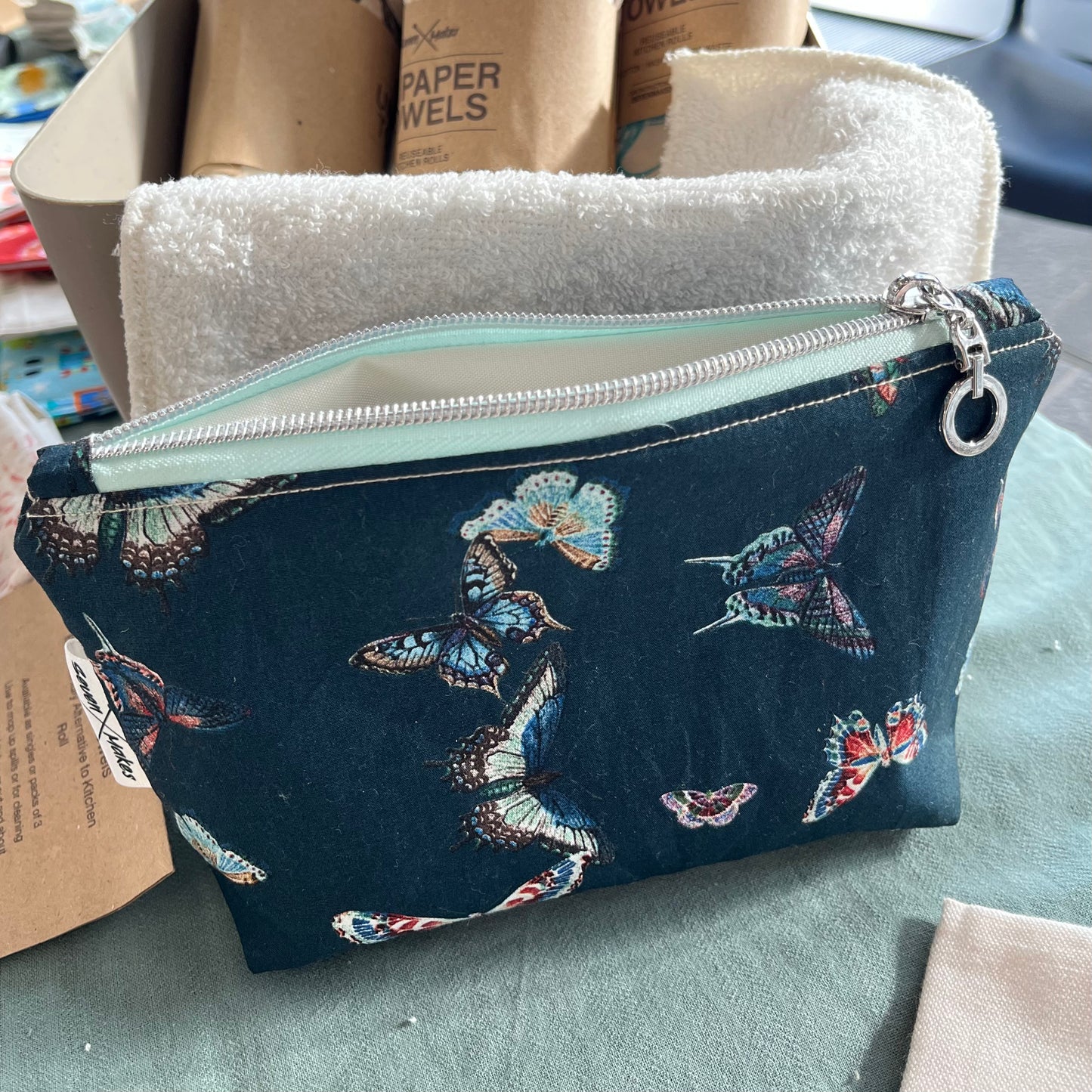 Boxed base Zipper Bag