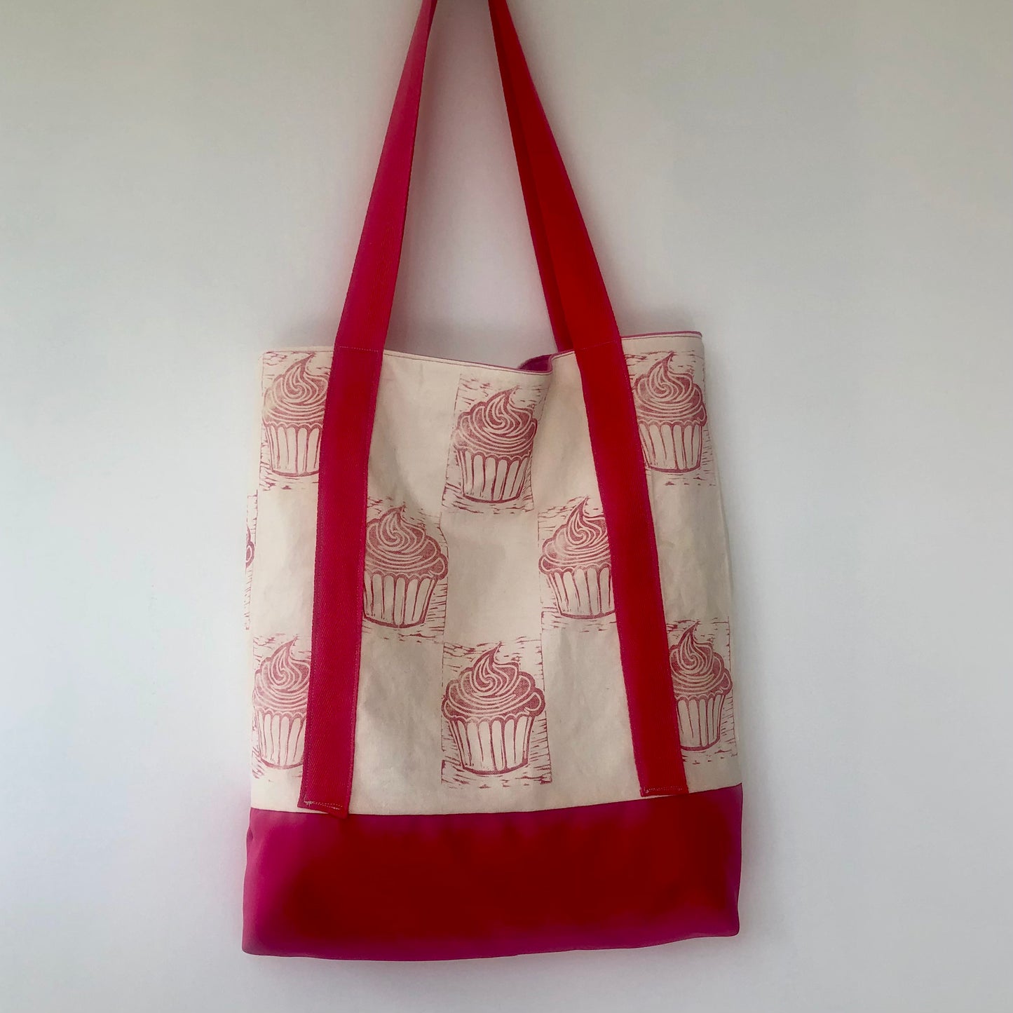 Large Lined Shoulder Bag - Cupcakes Design