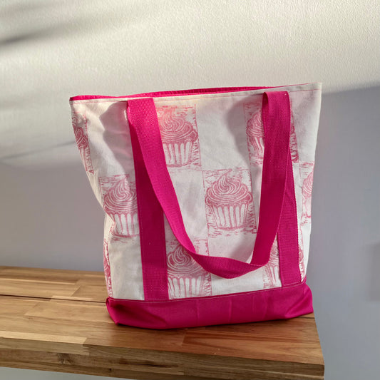 Large Lined Shoulder Bag - Cupcakes Design